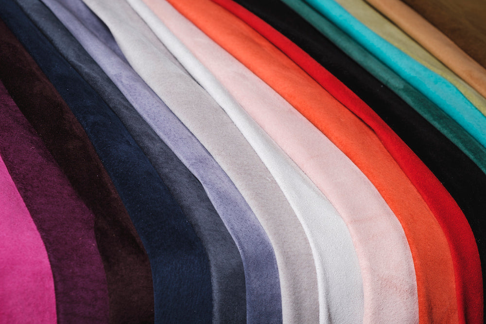 Red Pig skin Velvet Leather · 1 - 1½ oz - ( 0,4 - 0,5mm )