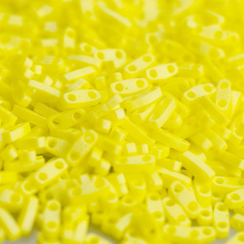 Miyuki Quarter TILA® - QTL0404FR Opaque Matte Yellow AB