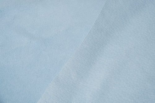 Cuir velours de porc bleu pâle · 1 - 1½ oz - ( 0,4 - 0,5mm )