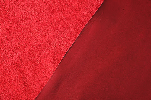 Cuir de vache rouge · 2 - 2½ oz - ( 0,7 - 0,8 mm )