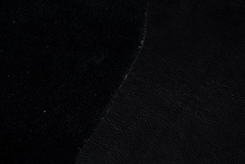 Cuir de vache "Deer Touch" noir · 2½ - 3 oz - ( 0,9 - 1,0 mm )