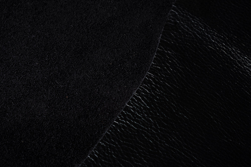 Black Thick Cowhide Leather · 3 - 3½ oz - ( 1,0 - 1,2 mm )