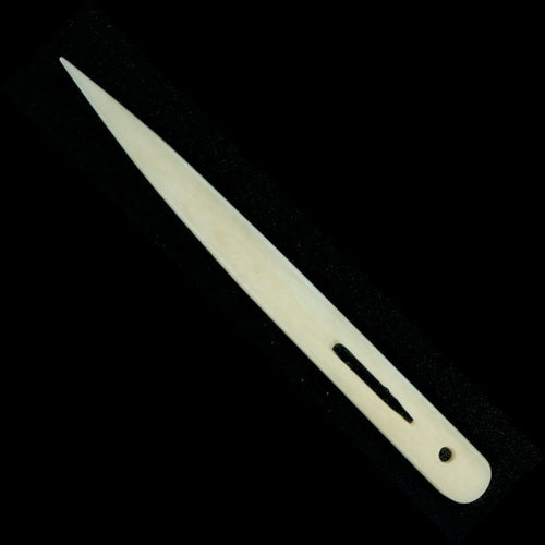 Long bone bodkin needle / 3in - 1/4" wide