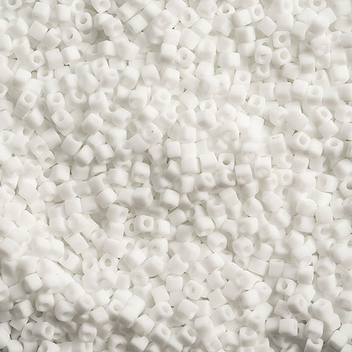 Miyuki Cube 1.8 mm - SQB0402F Blanc craie mat Opaque