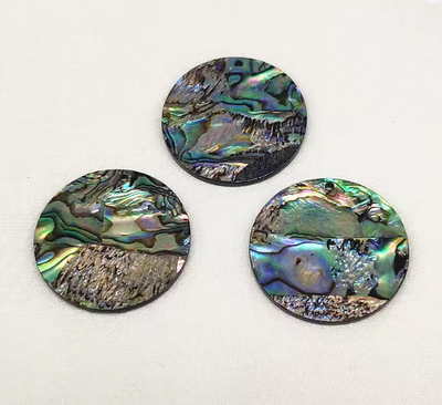 Cabochon en résine et abalone