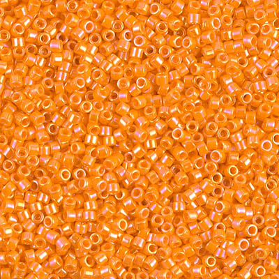 11/0 - DB1573 - Orange mandarine iris AB Opaque · Miyuki Delica