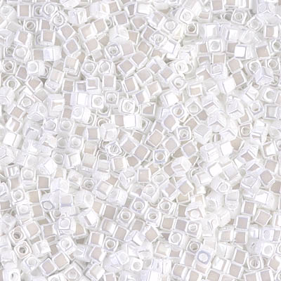 Miyuki Cube 1.8 mm - SQB0420 Blanc perle lustrée Opaque
